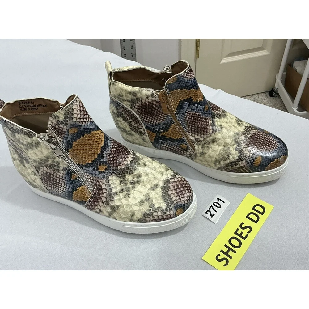 Womans Rouge Rose Snake Print Size 9 Hidden Wedge Sneaker Booties